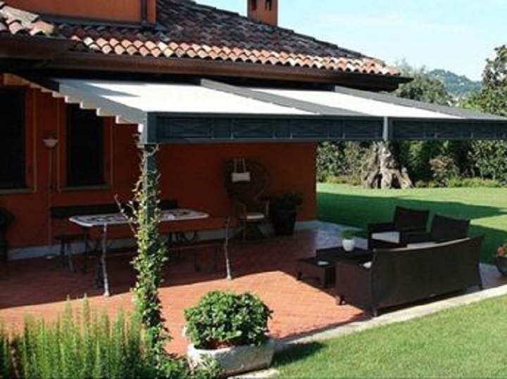 PERGOLE ADDOSSATE FERRO